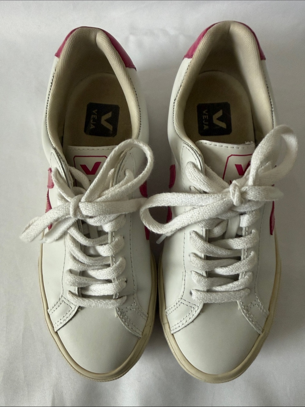 White VEJA Sneakers with Pink Accent V Logo - Women's Casual Trainers - Picture 4 of 8